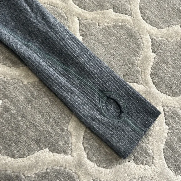 🖤Lululemon Top🖤 - Picture 4 of 7